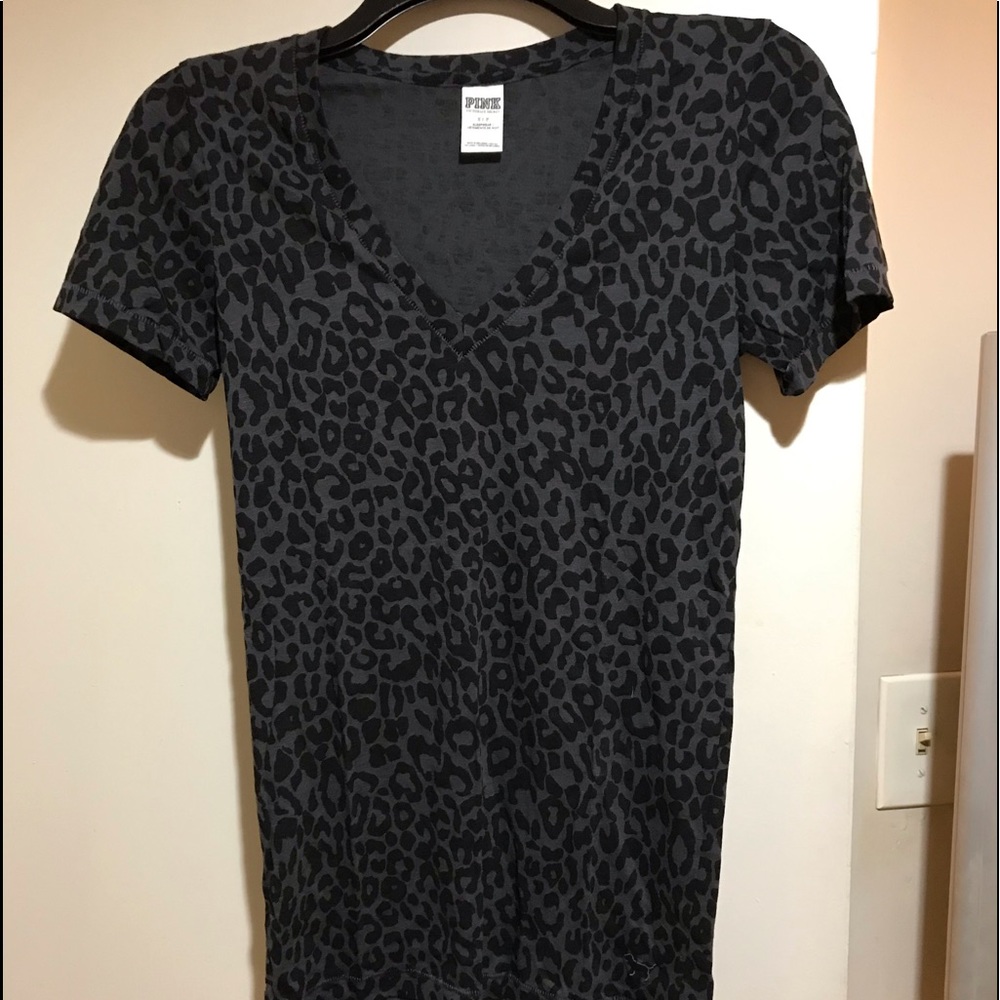 NWOT. PINK Tee